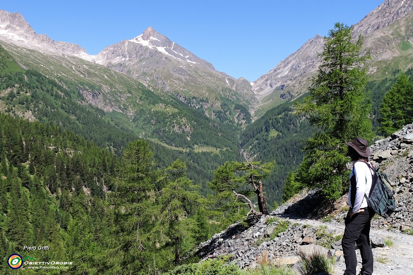 19 Vista alle spalle della valle del Muretto.JPG